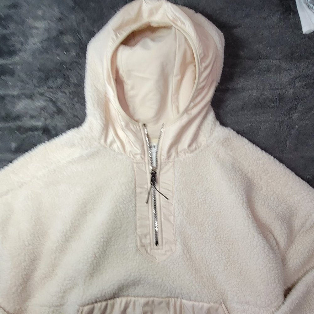 H & M - Hooded pull over jacket in soft faux shearling with yoke in woven fabric